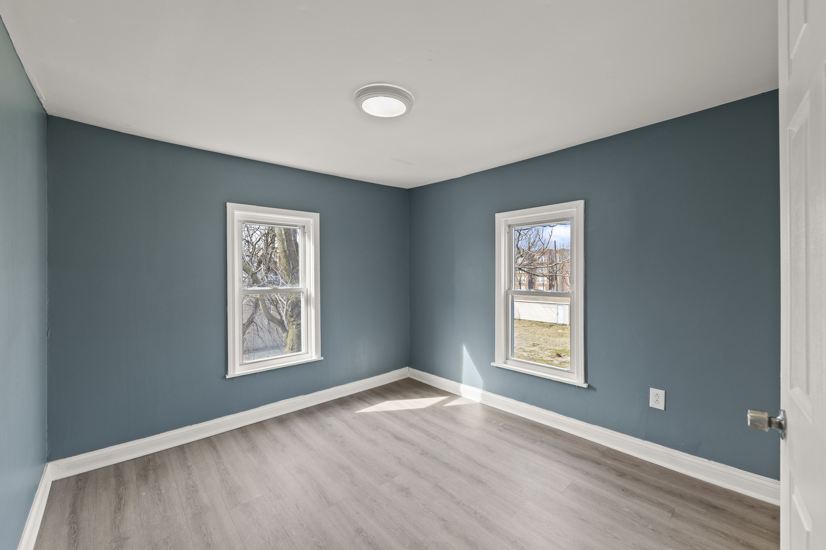 7122 S Champlain Avenue, Chicago, IL 60619