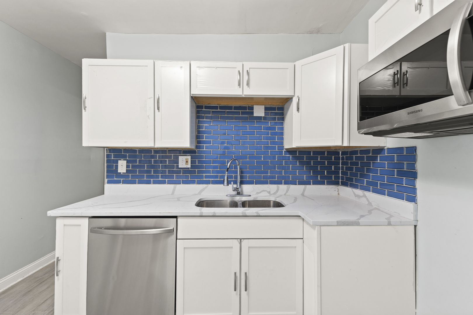 7122 S Champlain Avenue, Chicago, IL 60619