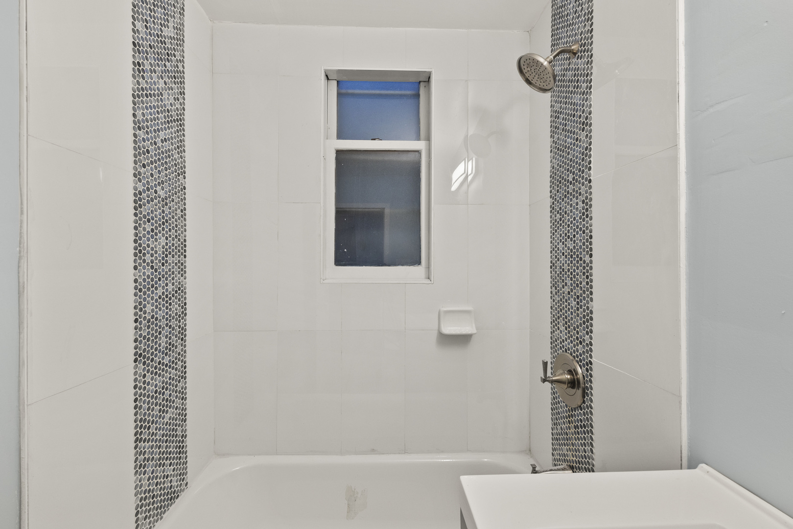 7122 S Champlain Avenue, Chicago, IL 60619