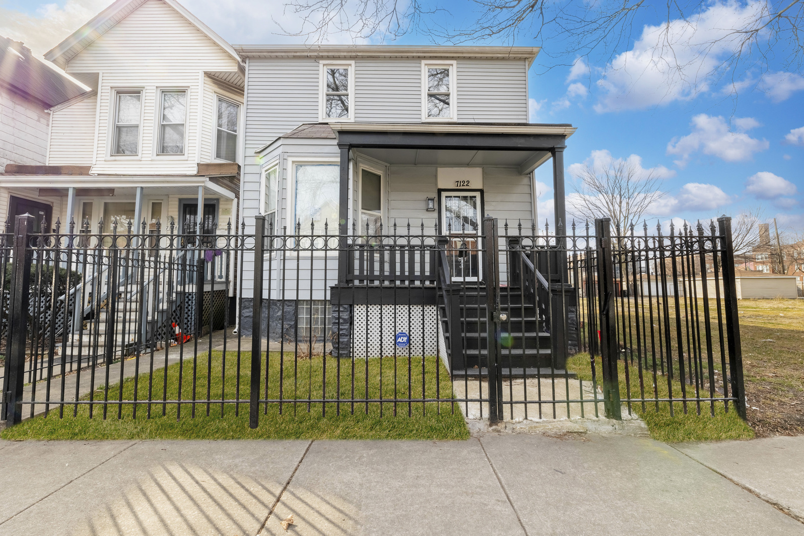 7122 S Champlain Avenue, Chicago, IL 60619