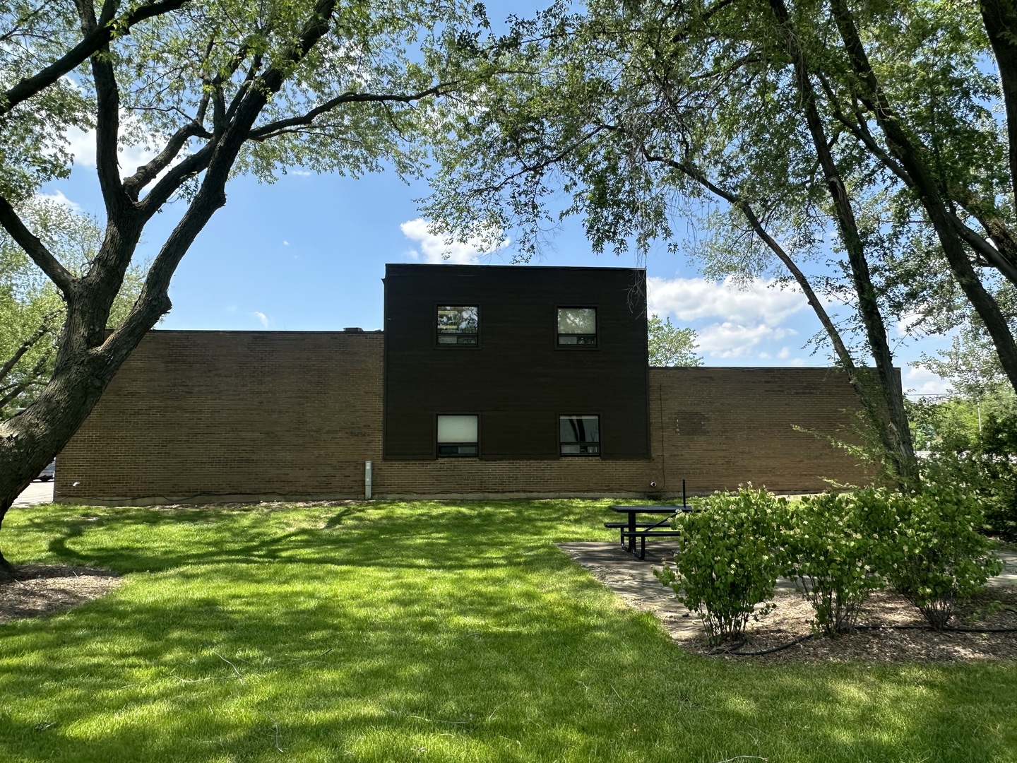 375 E North Avenue, Glendale Heights, IL 60139