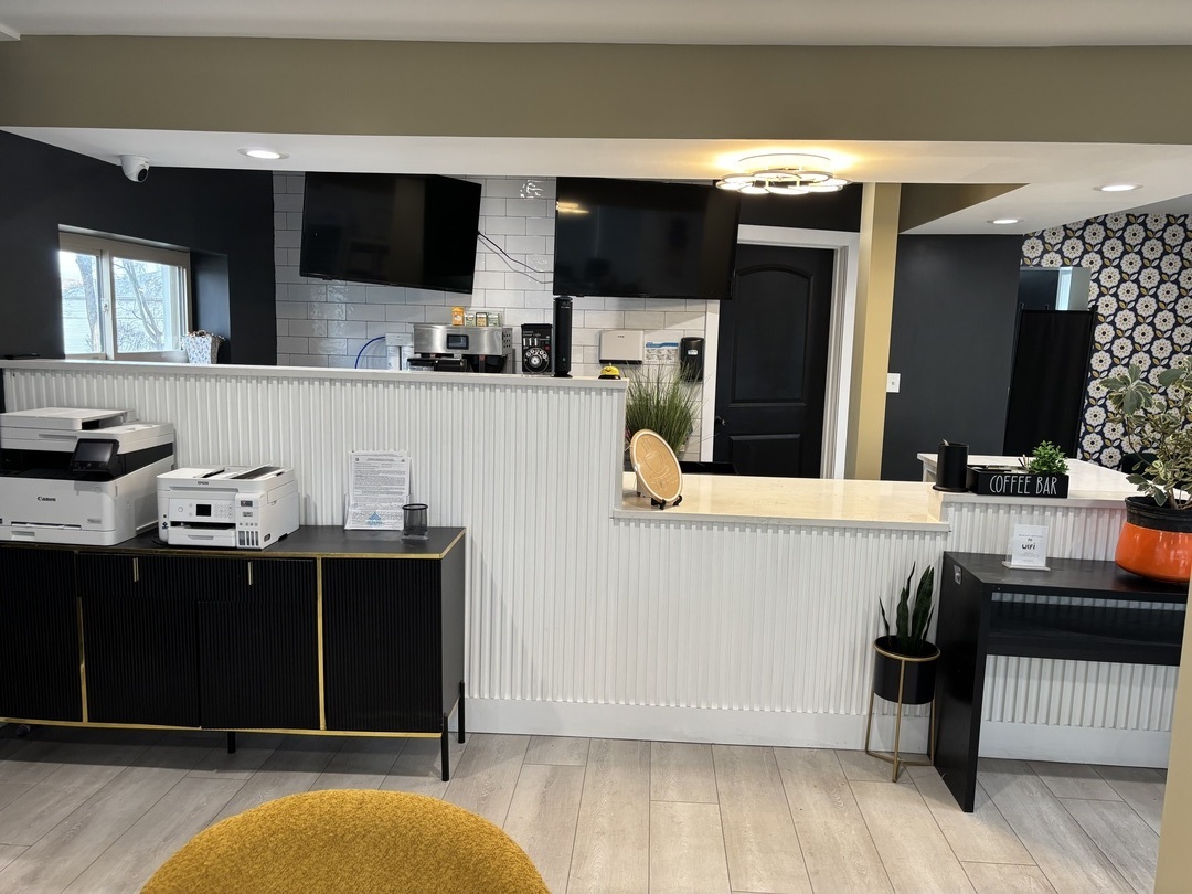 322 N Milwaukee Avenue, Wheeling, IL 60090