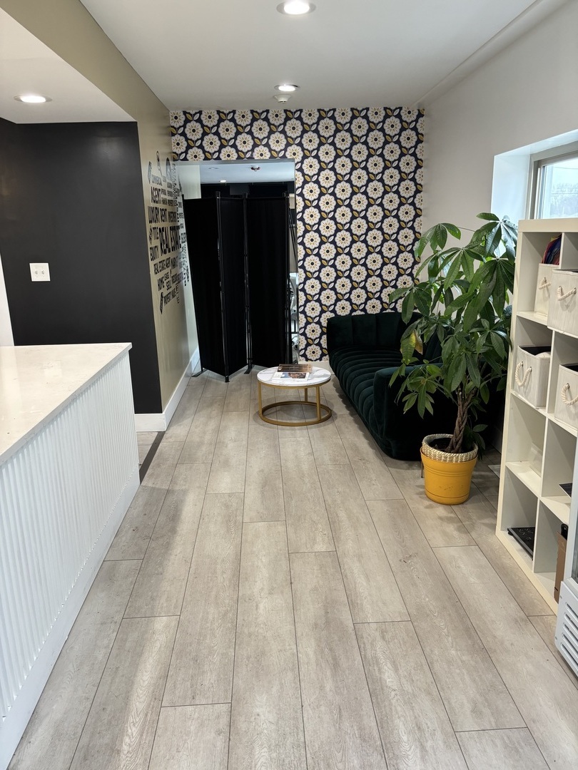 322 N Milwaukee Avenue, Wheeling, IL 60090