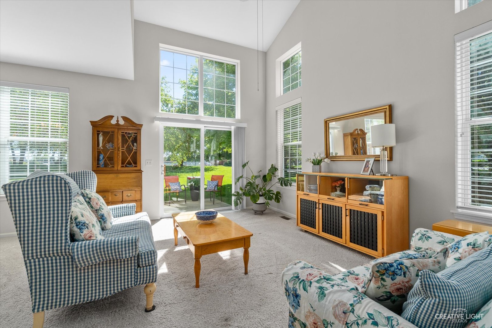 415 Canterbury Court, Oswego, IL 60543