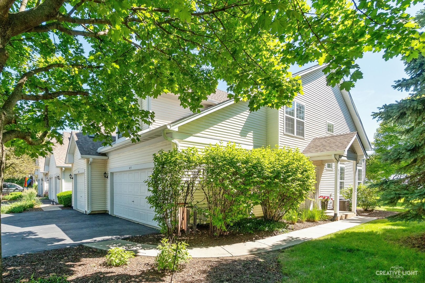 415 Canterbury Court, Oswego, IL 60543