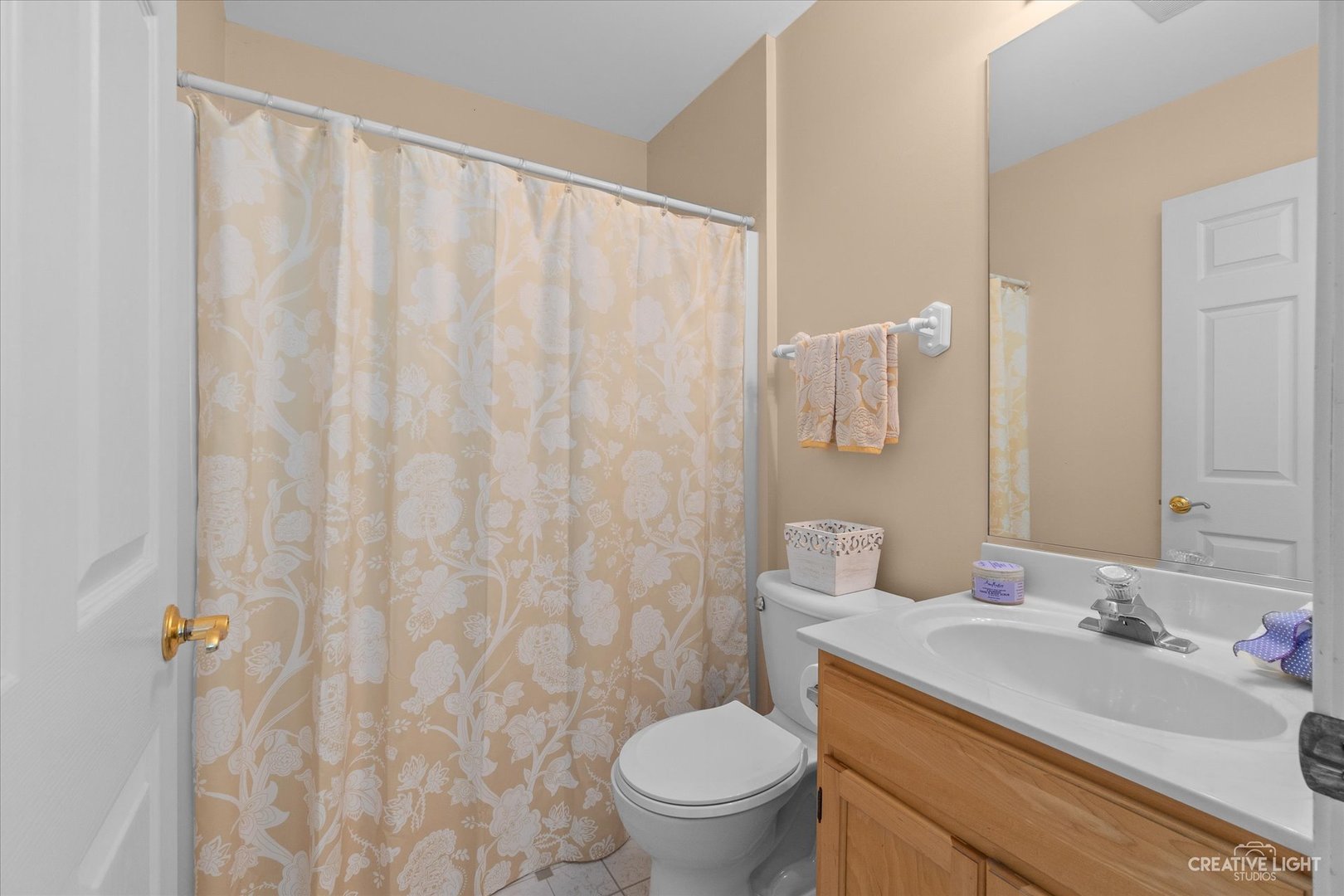 415 Canterbury Court, Oswego, IL 60543