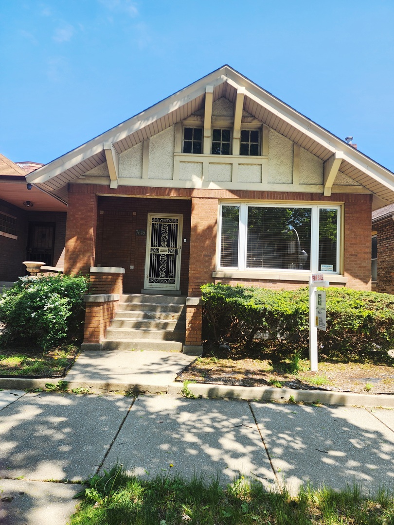 7645 S Cornell Avenue, Chicago, IL 60649