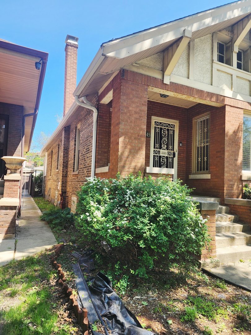 7645 S Cornell Avenue, Chicago, IL 60649
