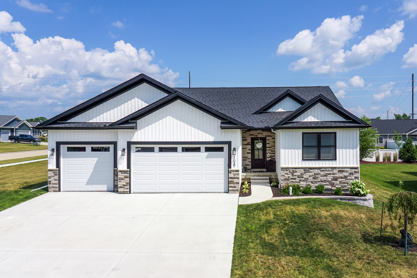108 Trail Ridge Drive, Lexington, IL 61753