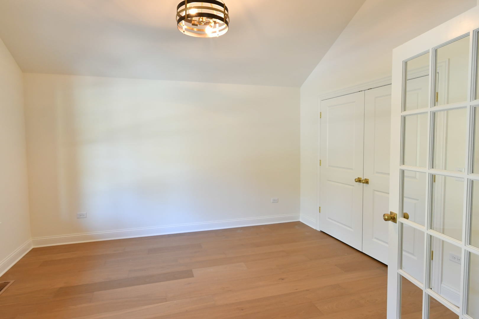 15240 Laporte Avenue, Oak Forest, IL 60452