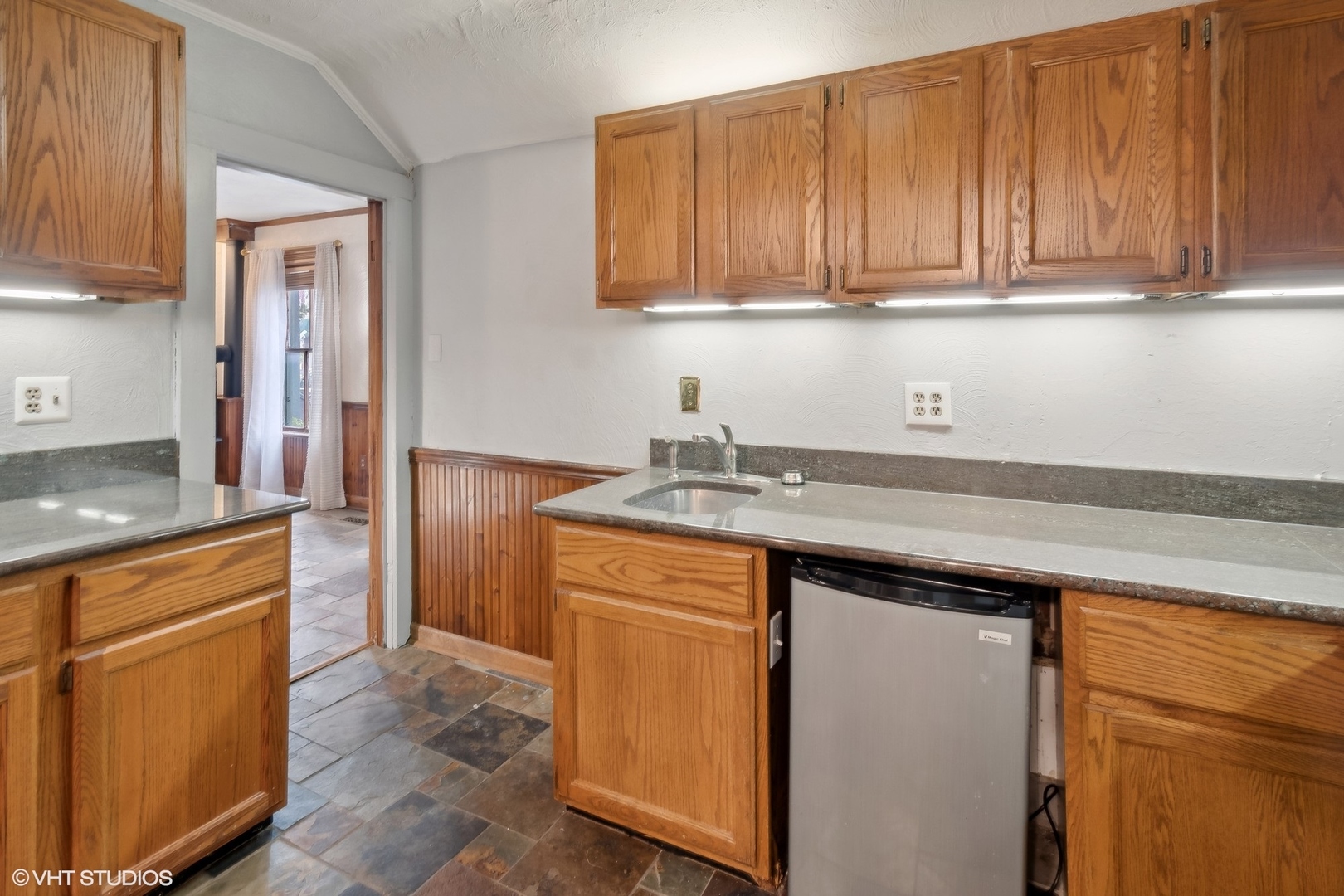 438 N Hough Street, Barrington, IL 60010