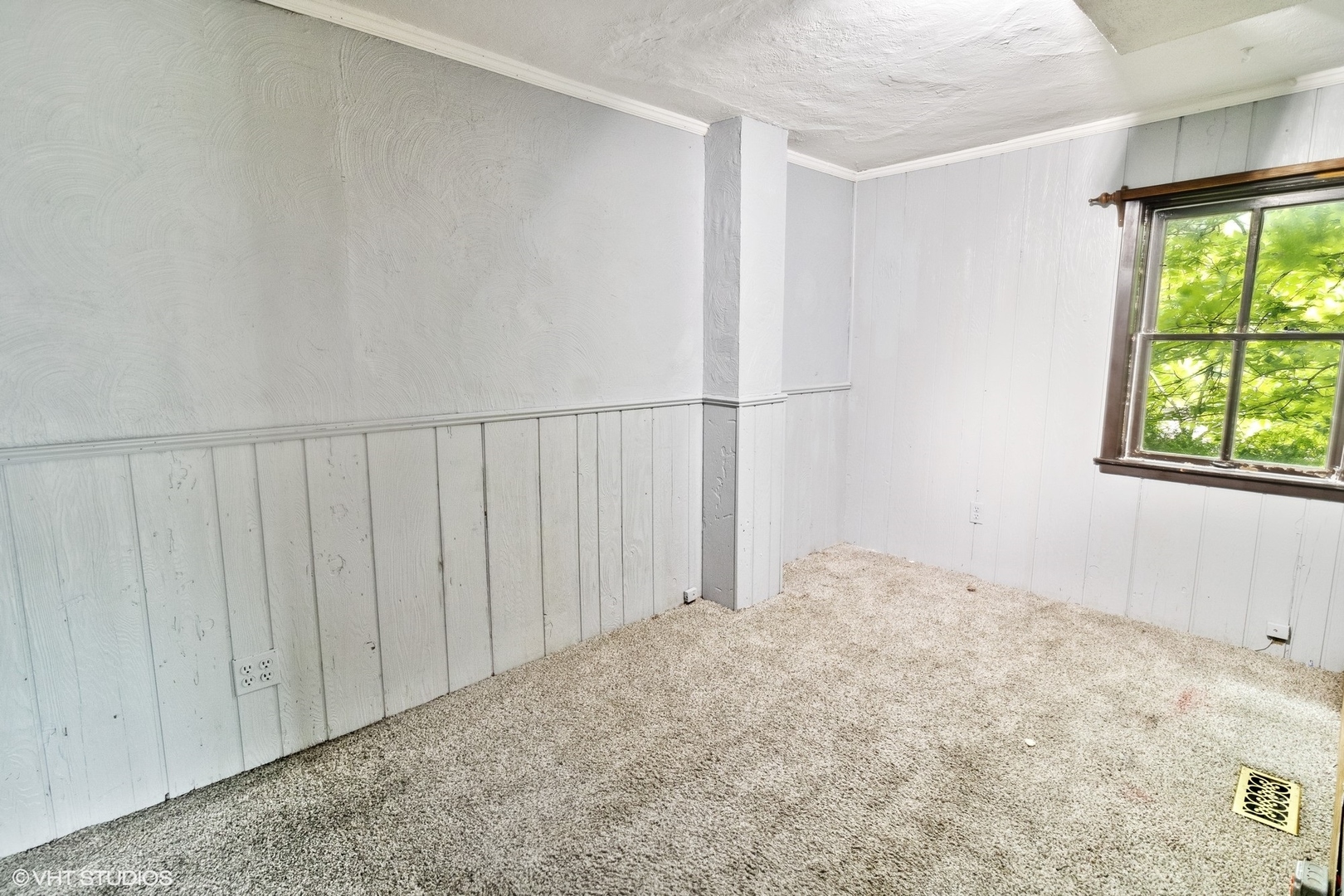 438 N Hough Street, Barrington, IL 60010