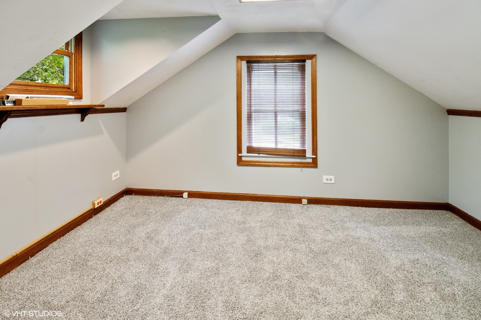 438 N Hough Street, Barrington, IL 60010