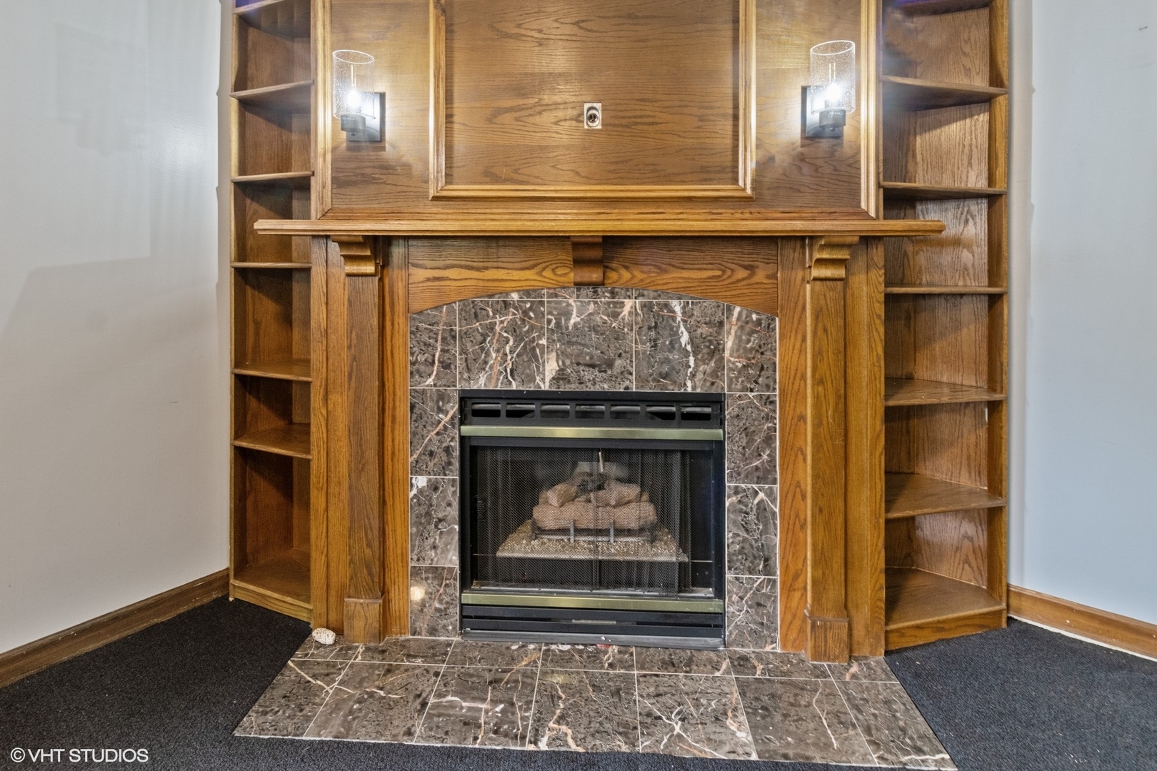 438 N Hough Street, Barrington, IL 60010