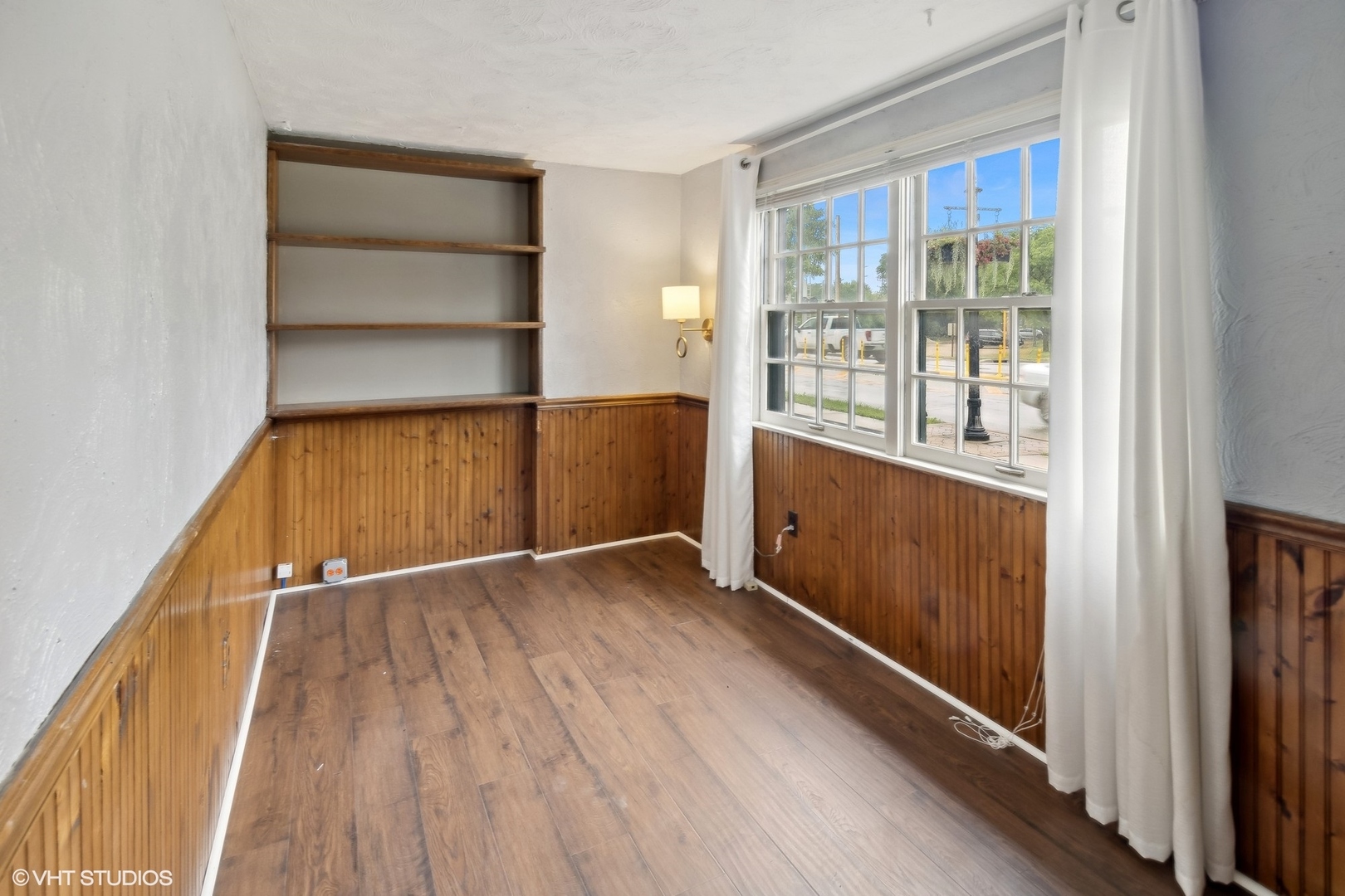 438 N Hough Street, Barrington, IL 60010