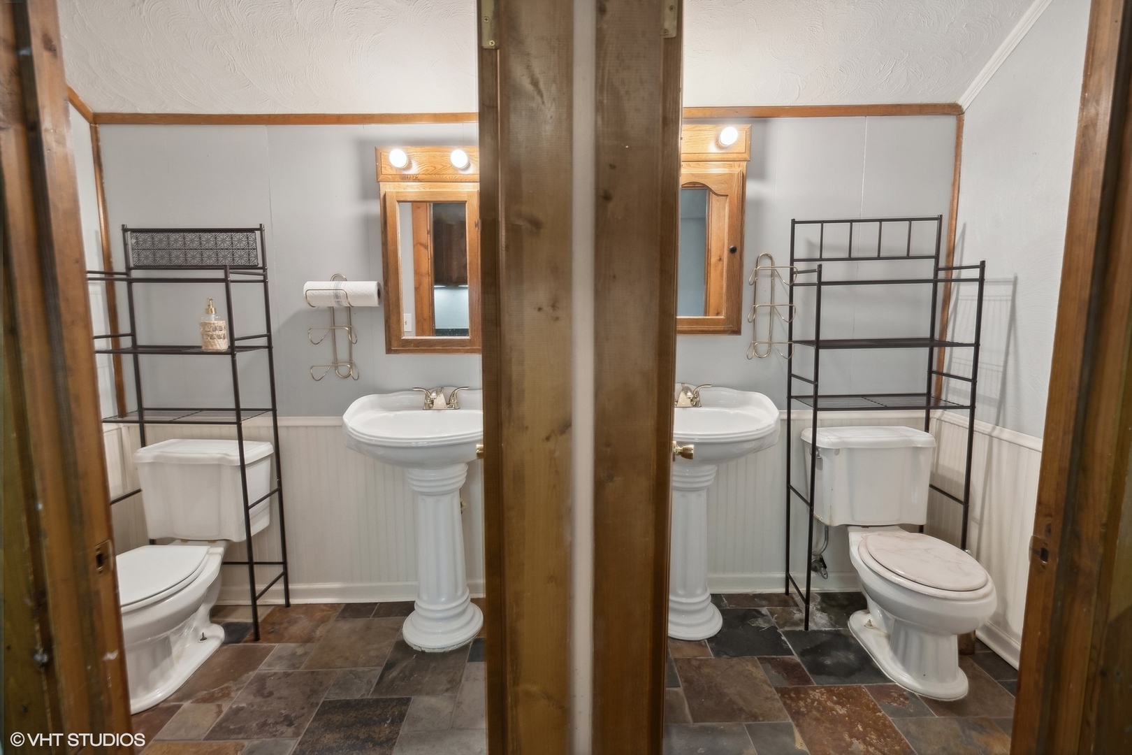 438 N Hough Street, Barrington, IL 60010