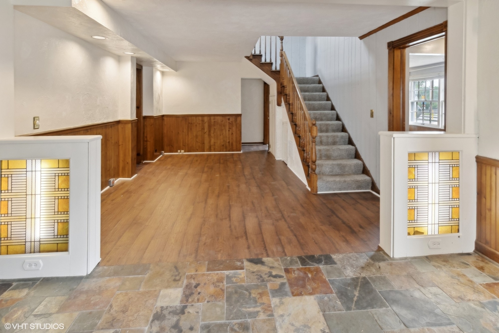 438 N Hough Street, Barrington, IL 60010