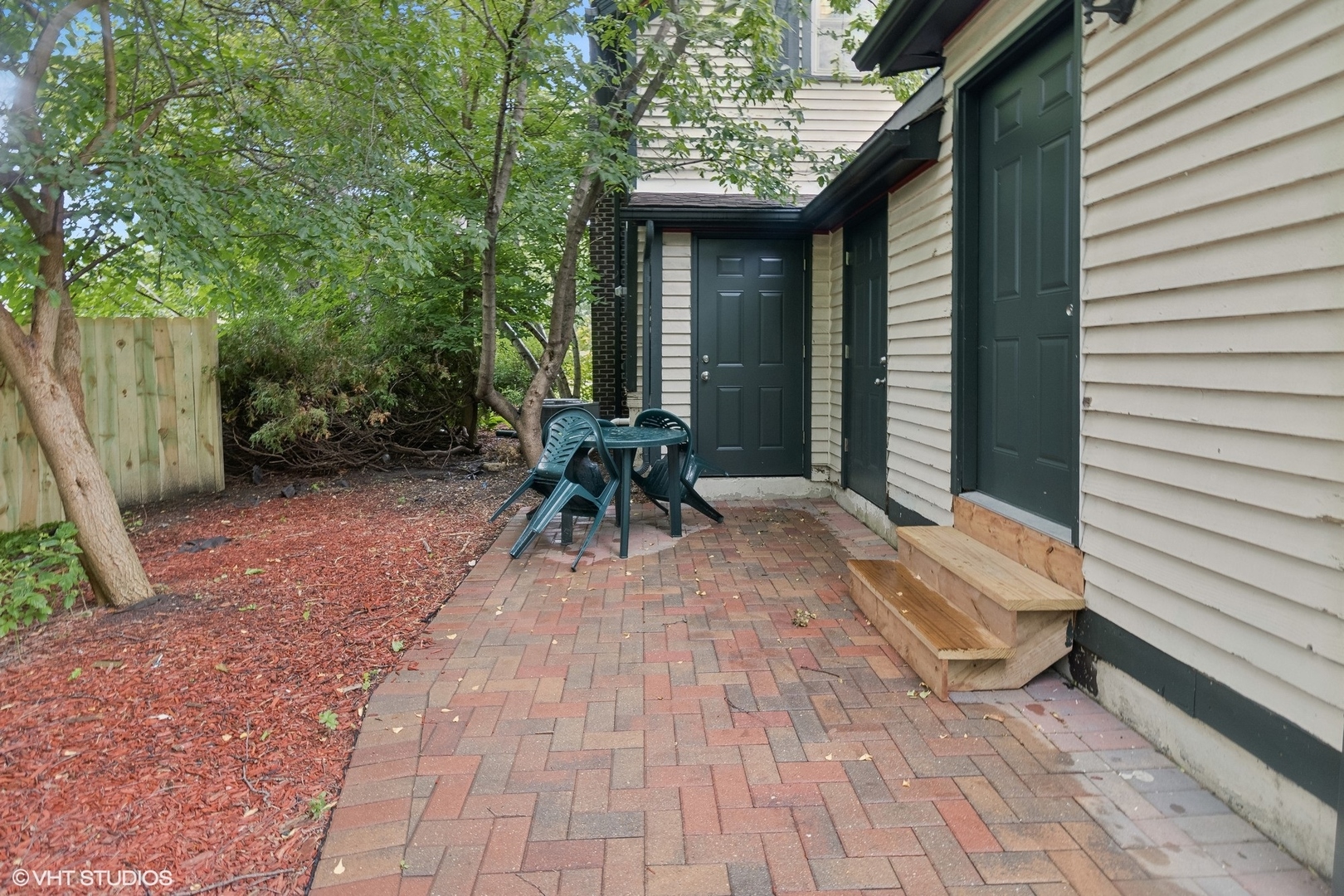 438 N Hough Street, Barrington, IL 60010