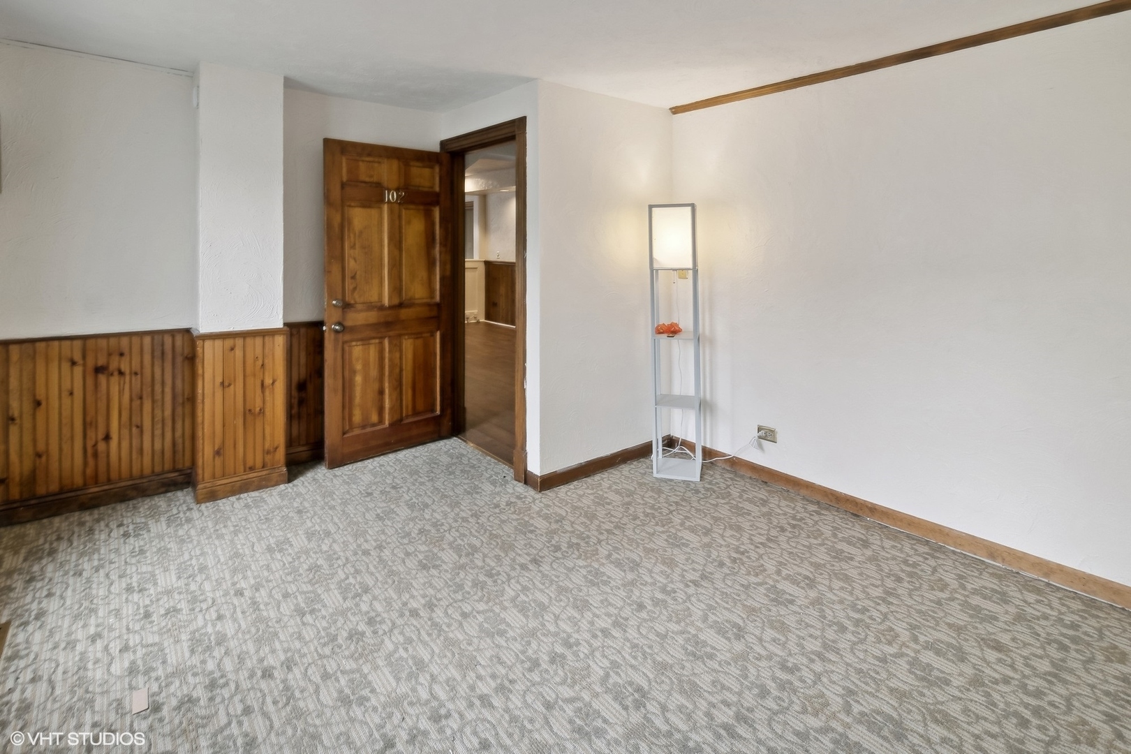 438 N Hough Street, Barrington, IL 60010