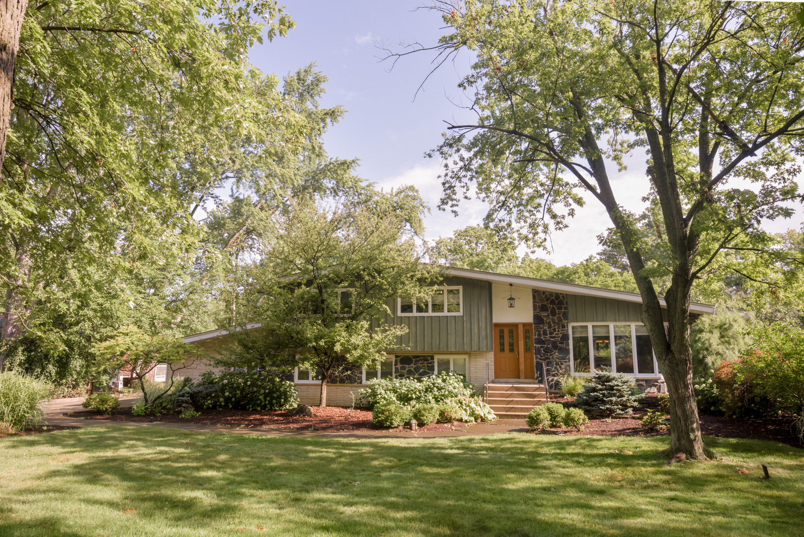 7940 W Deerwood Drive, Palos Park, IL 60464