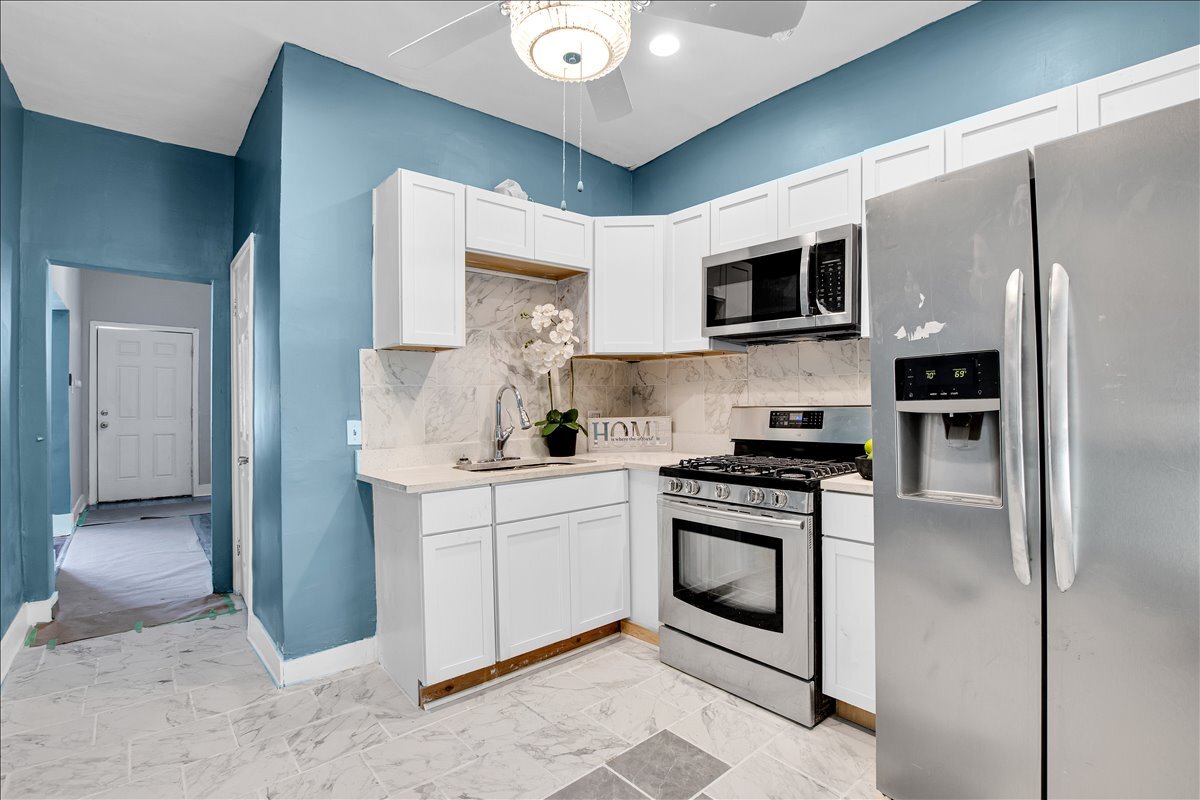 7829 S Escanaba Avenue, Chicago, IL 60649