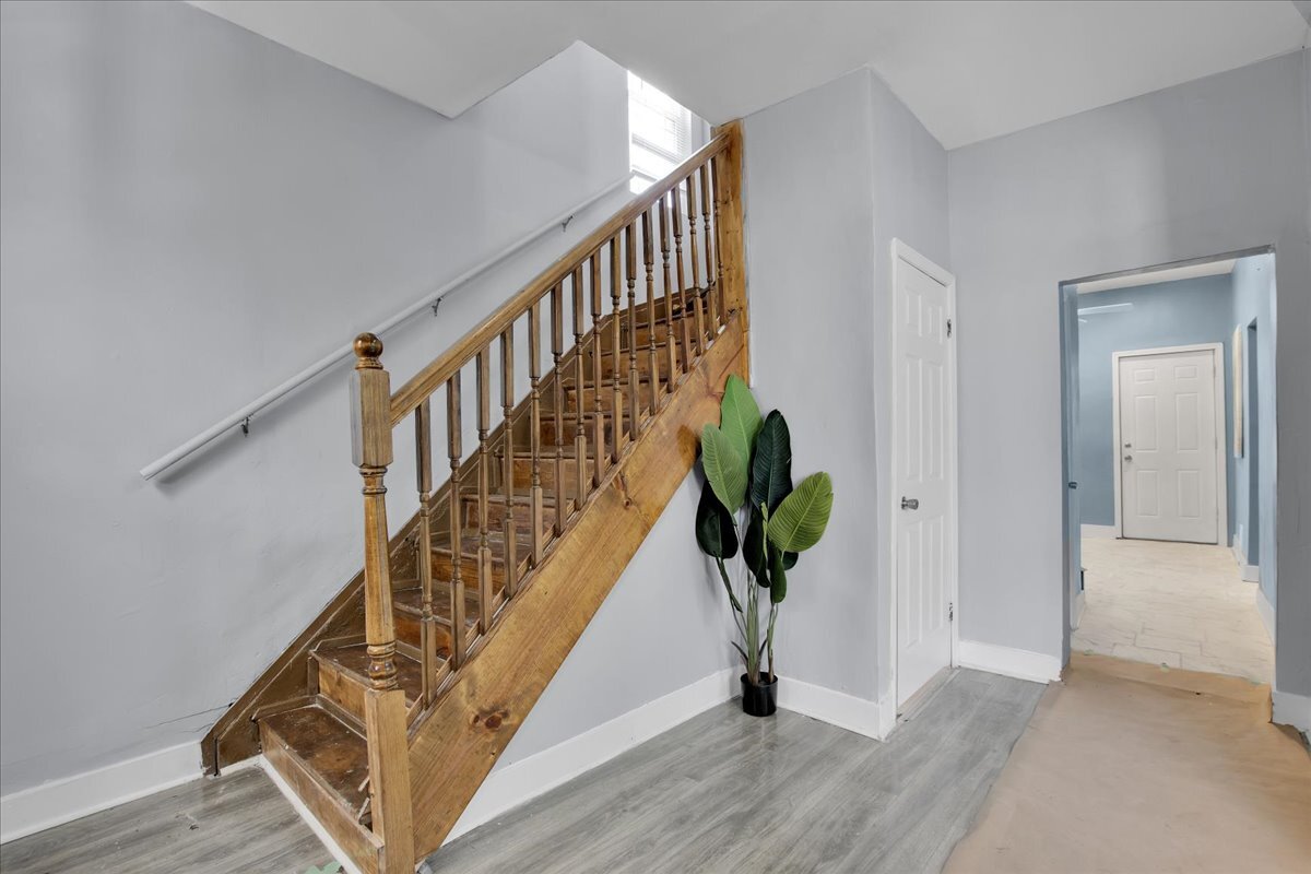 7829 S Escanaba Avenue, Chicago, IL 60649