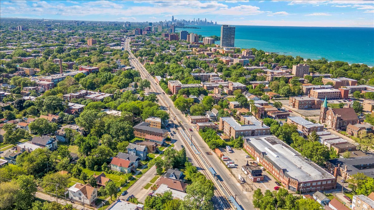 7829 S Escanaba Avenue, Chicago, IL 60649