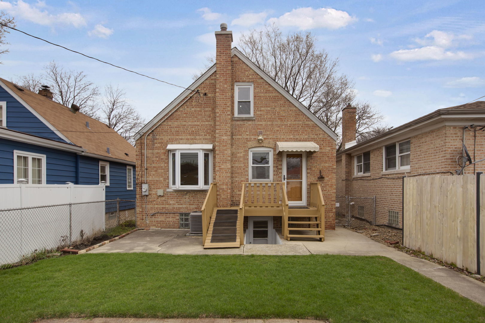 6152 S Mulligan Avenue, Chicago, IL 60638