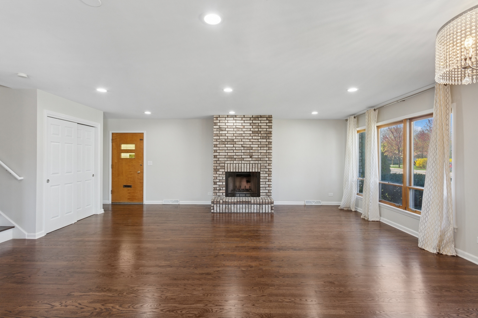 29 Glenview Road, Glenview, IL 60025