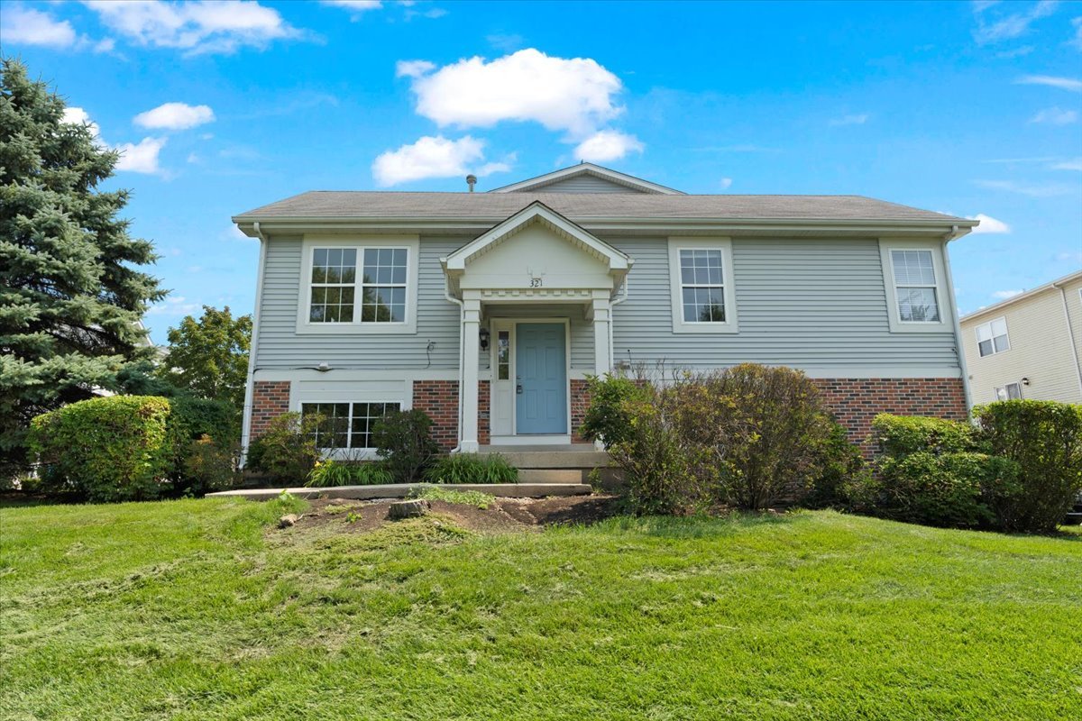 321 Holiday Lane, Hainesville, IL 60073