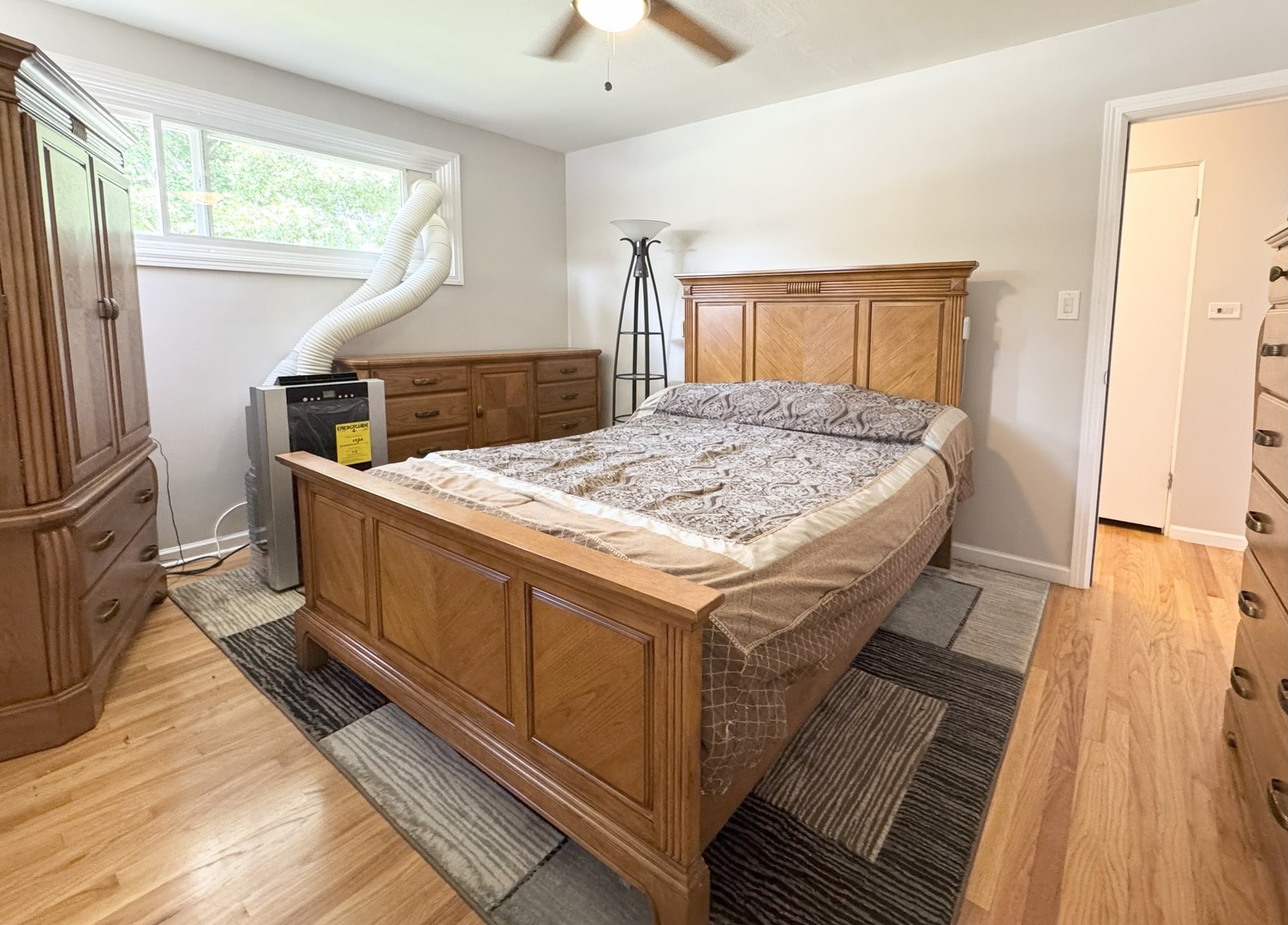 203 S See Gwun Avenue, Mount Prospect, IL 60056