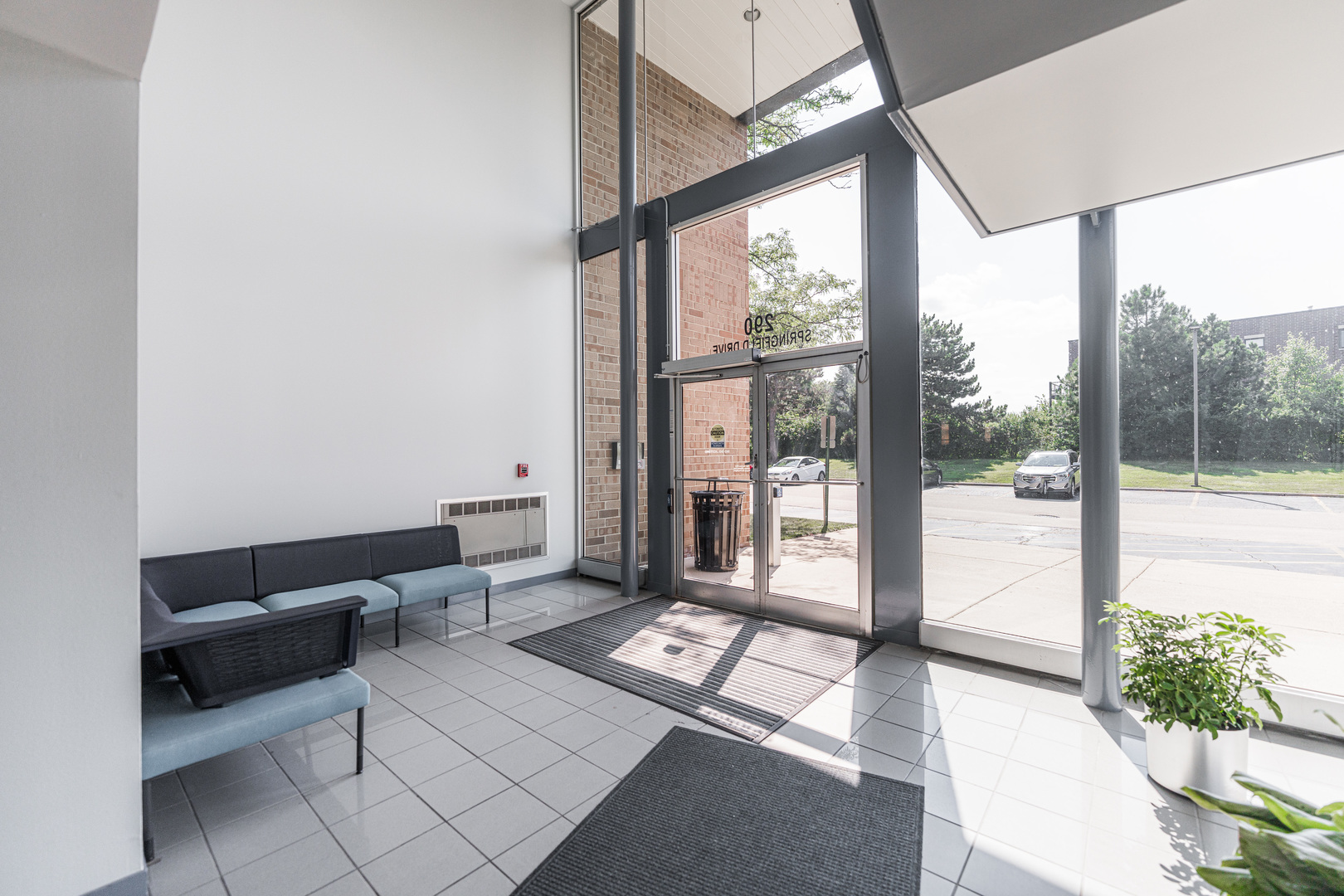 290 Springfield Drive, Bloomingdale, IL 60108