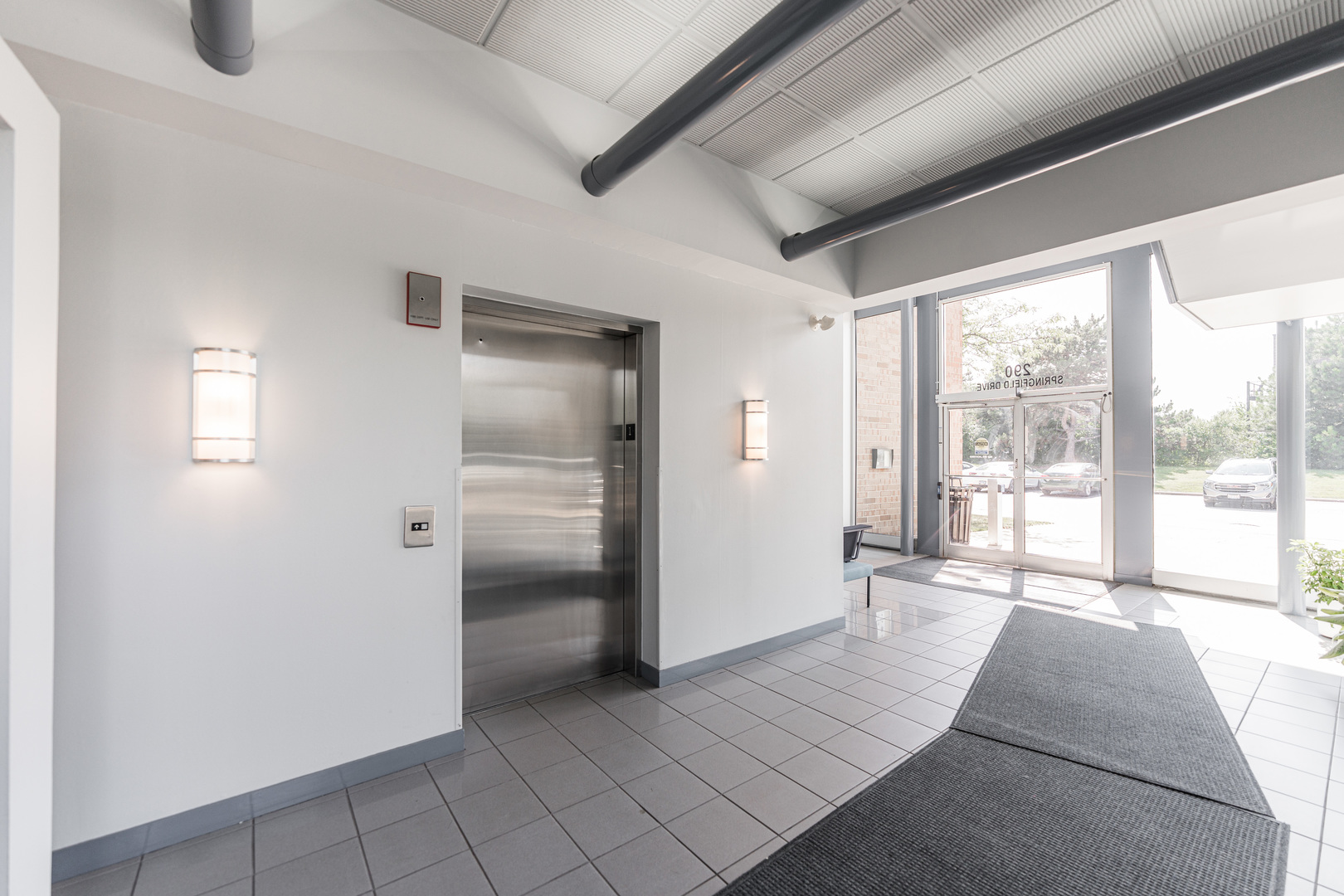 290 Springfield Drive, Bloomingdale, IL 60108