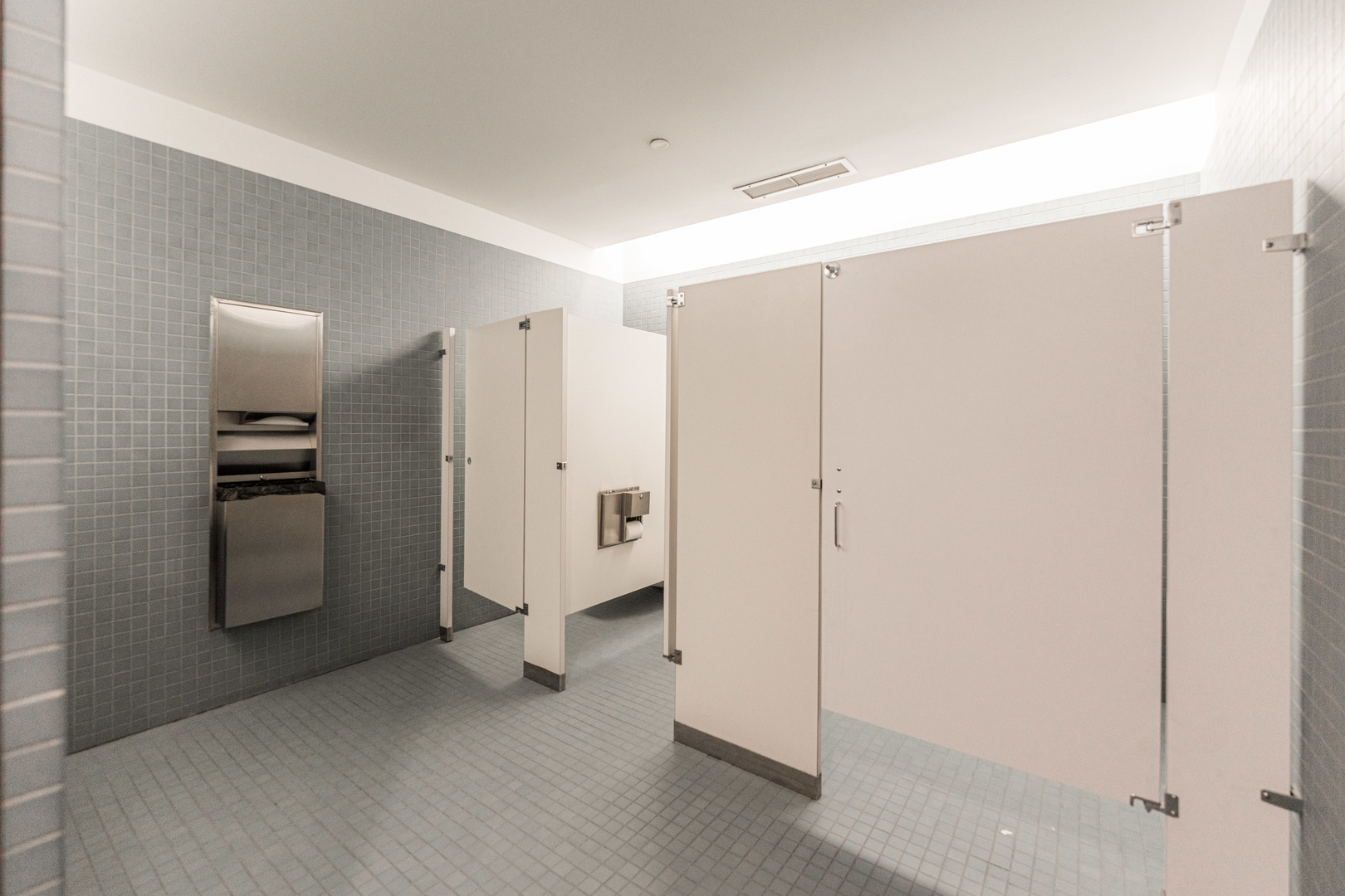 290 Springfield Drive, Bloomingdale, IL 60108