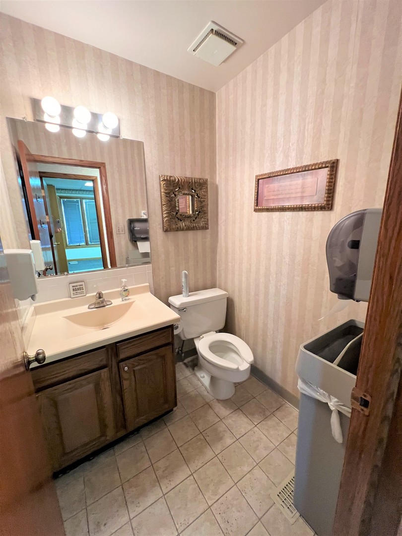 1600 Ravinia Place, Orland Park, IL 60462