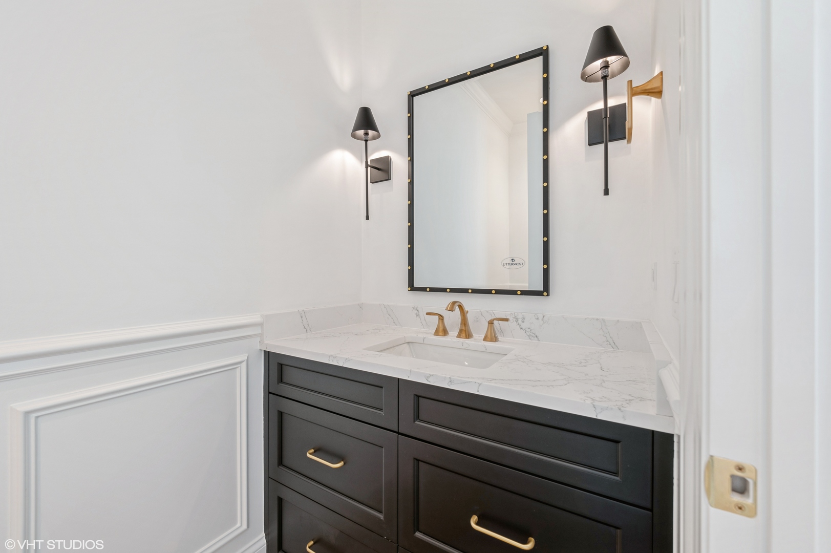 Willowbrook, IL 60527