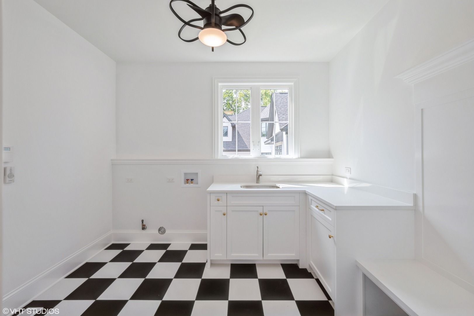 Willowbrook, IL 60527