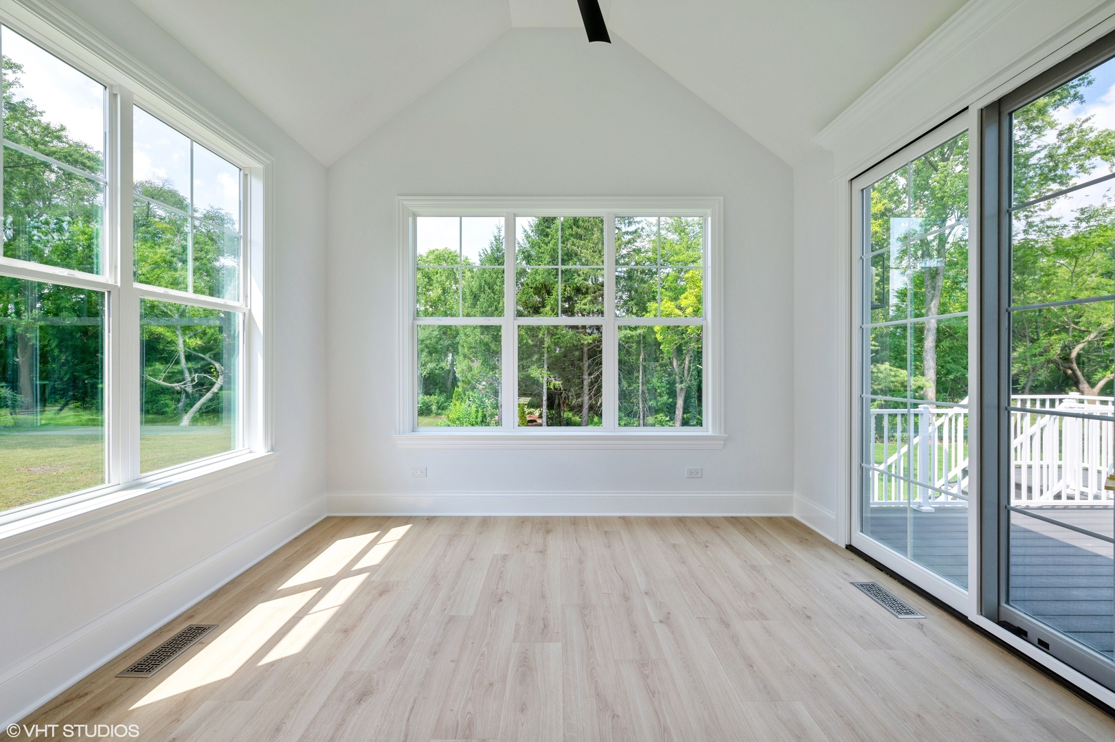 Willowbrook, IL 60527