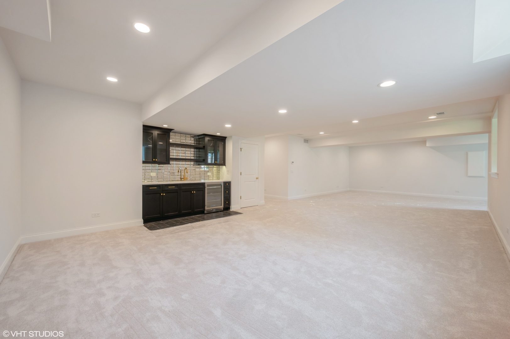 Willowbrook, IL 60527