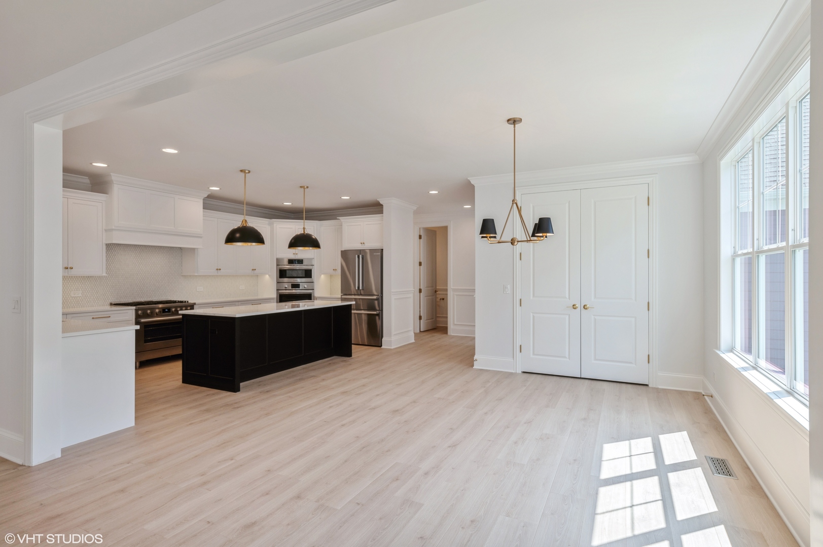 Willowbrook, IL 60527