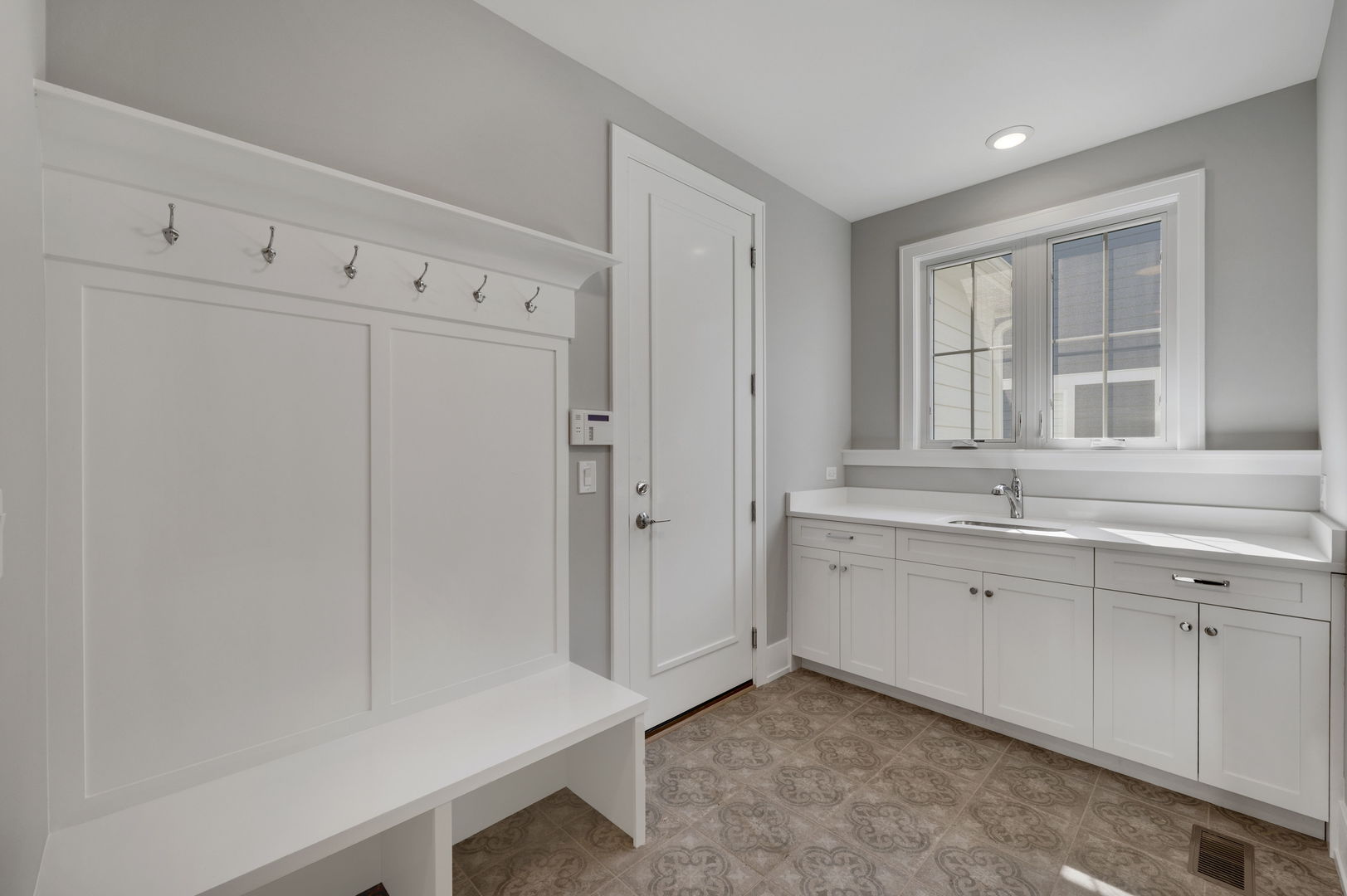 Willowbrook, IL 60527