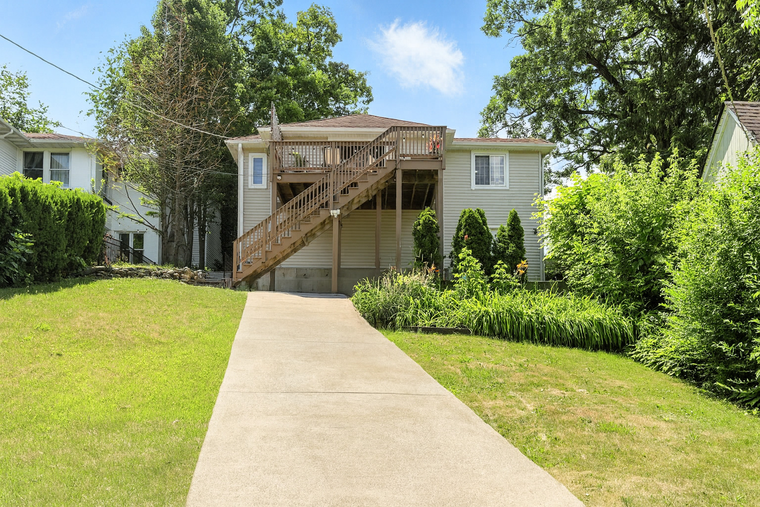 28629 W Ravine Drive, Barrington, IL 60010