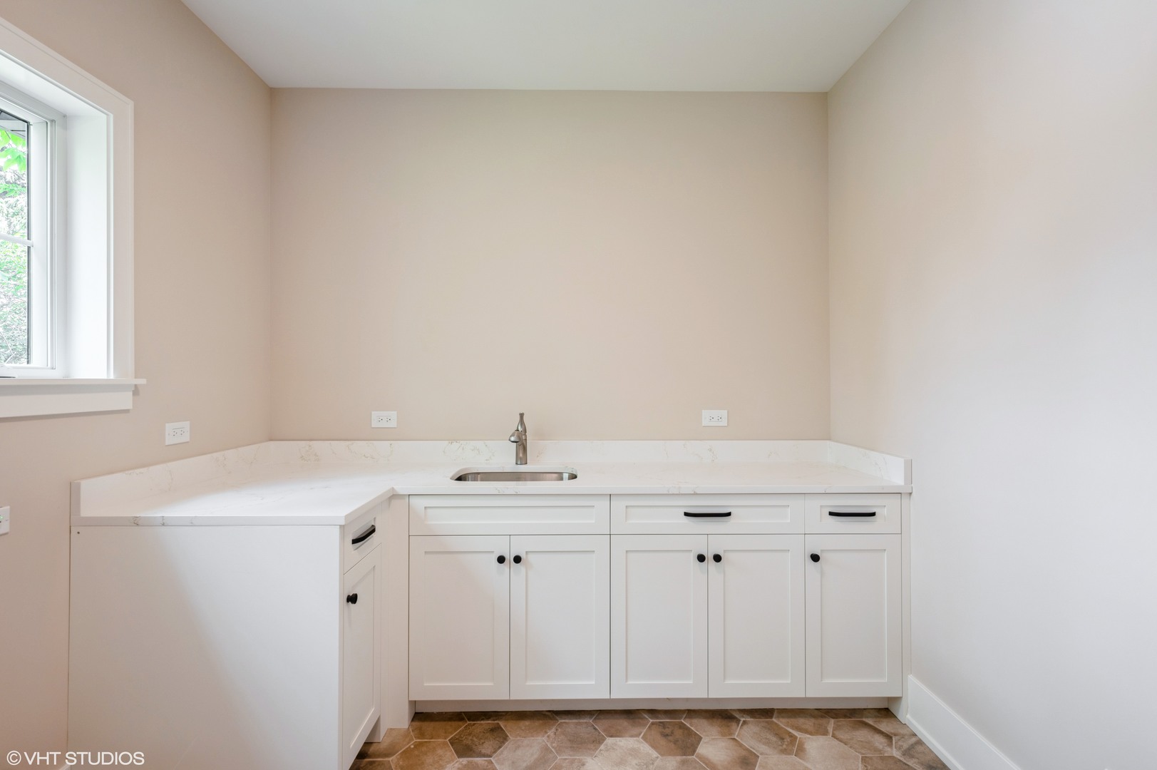 6200 Clarendon Hills (Lot 3) Road, Willowbrook, IL 60527