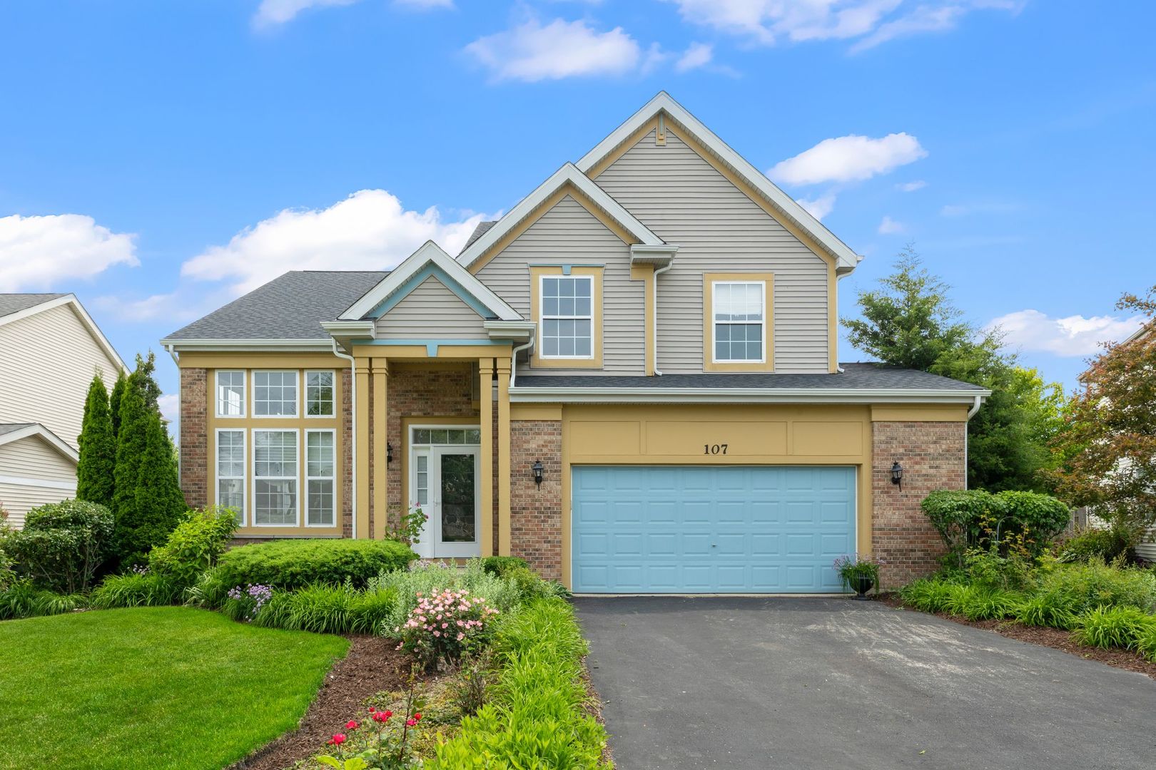 107 W Hampton Court, Round Lake, IL 60073