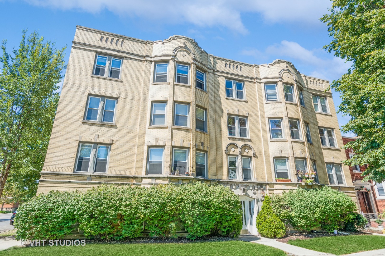 6200 N Claremont Avenue #2, Chicago, IL 60659