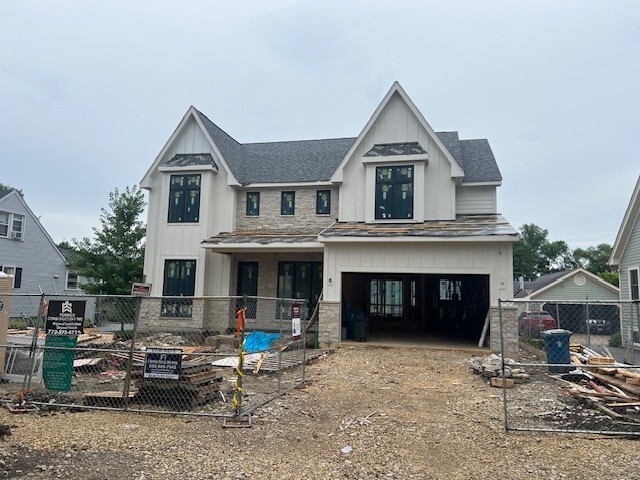 185 E Oneida Avenue, Elmhurst, IL 60126