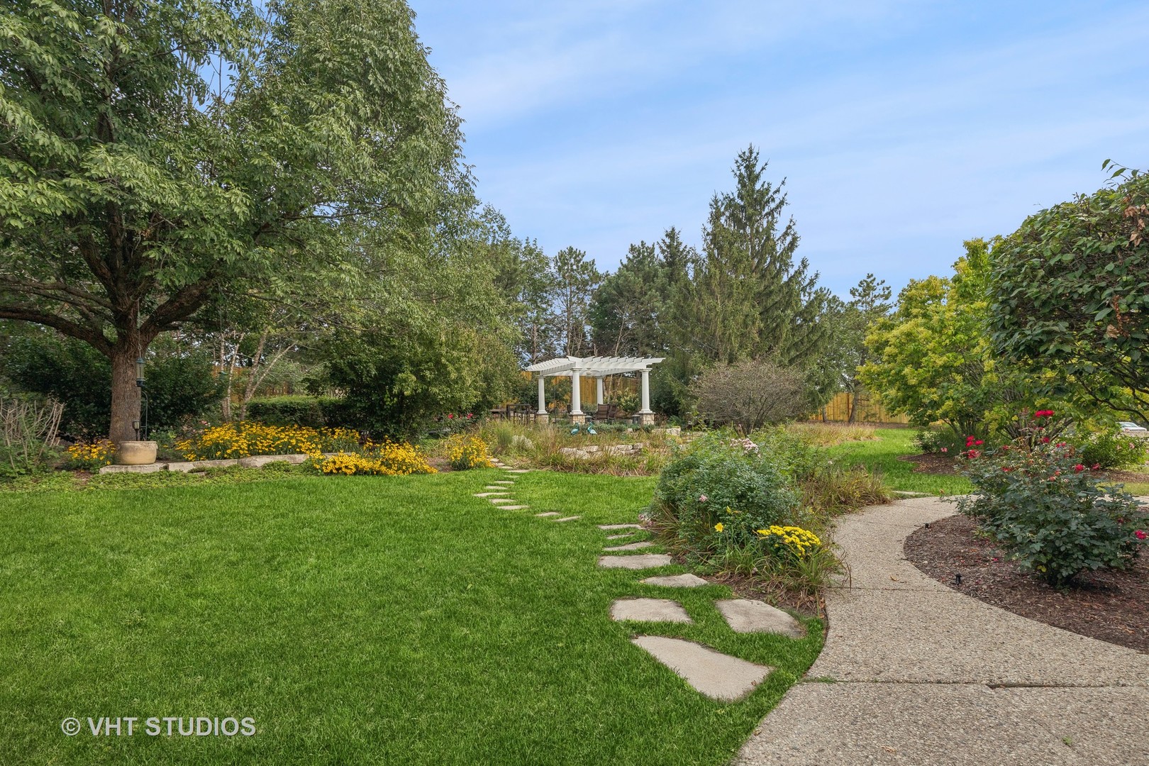 137 N Wynstone Drive, North Barrington, IL 60010