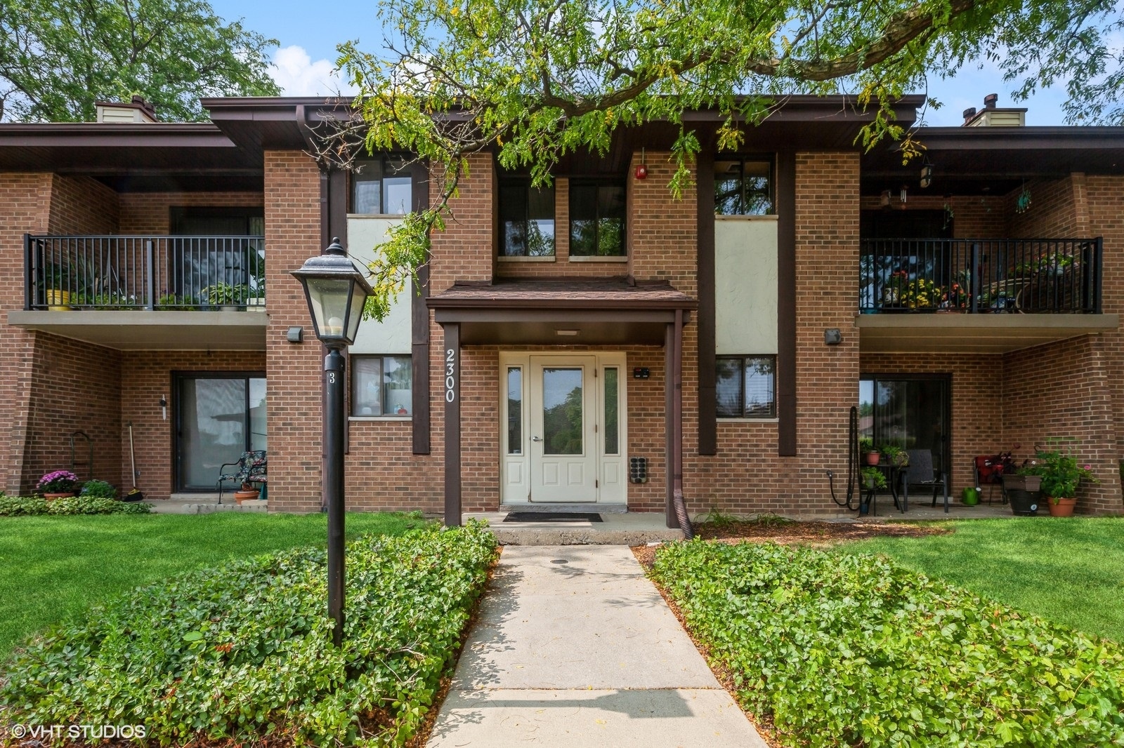 2300 83rd Street #106, Woodridge, IL 60517