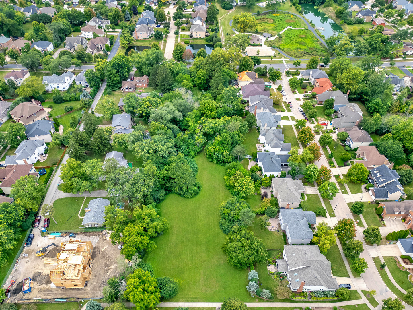 5725 S Wilmette Avenue, Westmont, IL 60559