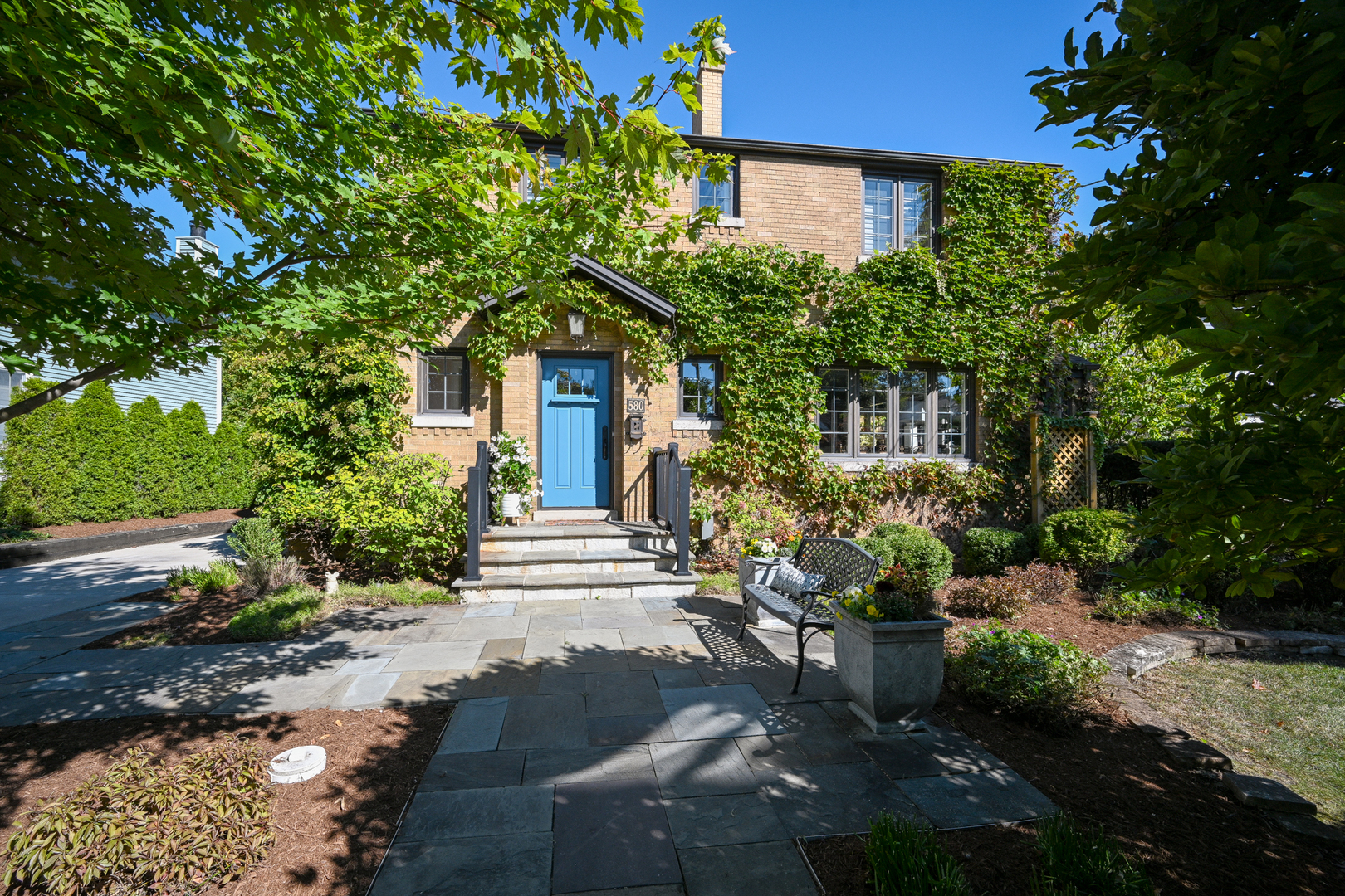 580 Phillips Avenue, Glen Ellyn, IL 60137